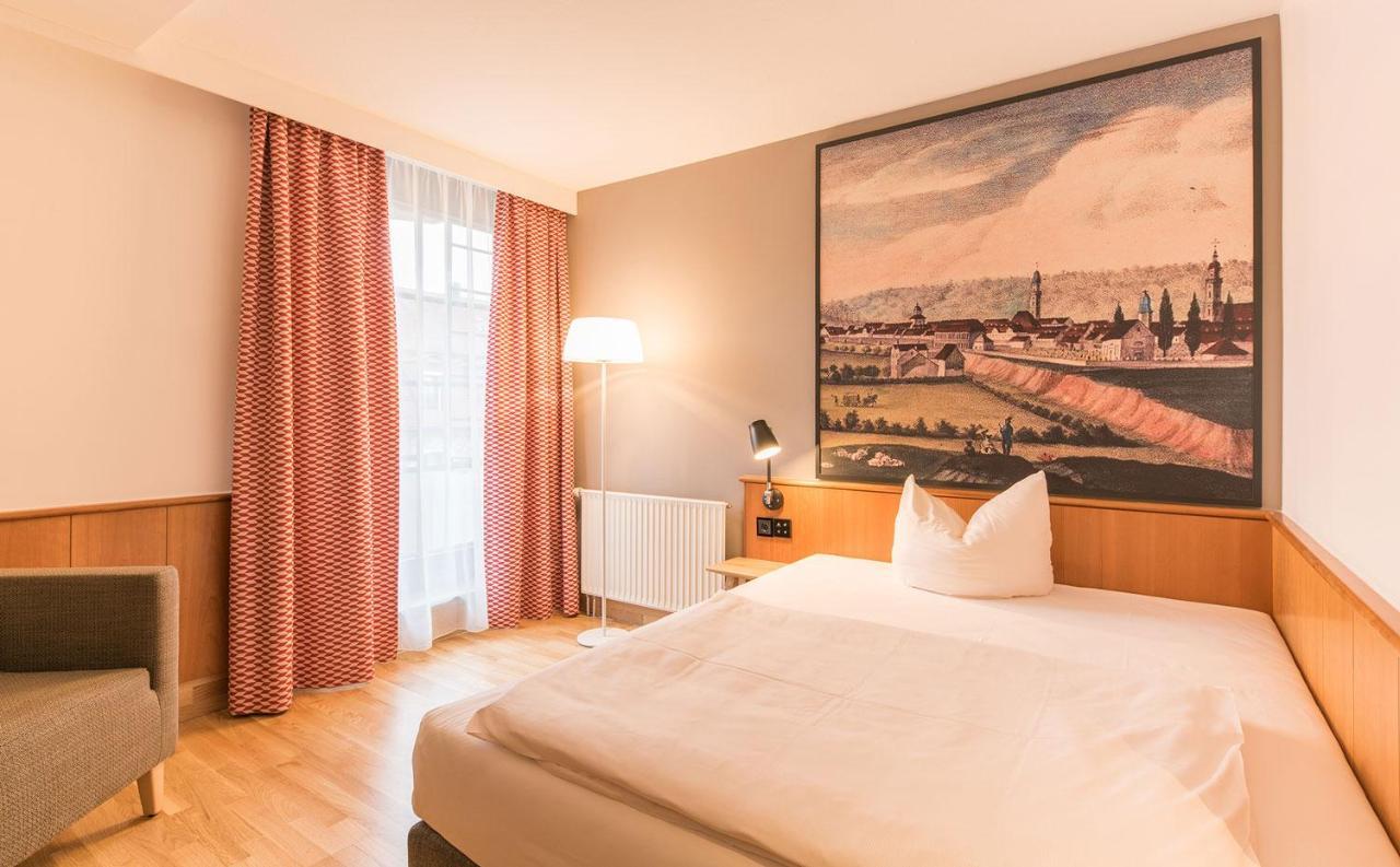 Hotel Bayerischer Hof Erlangen Buitenkant foto